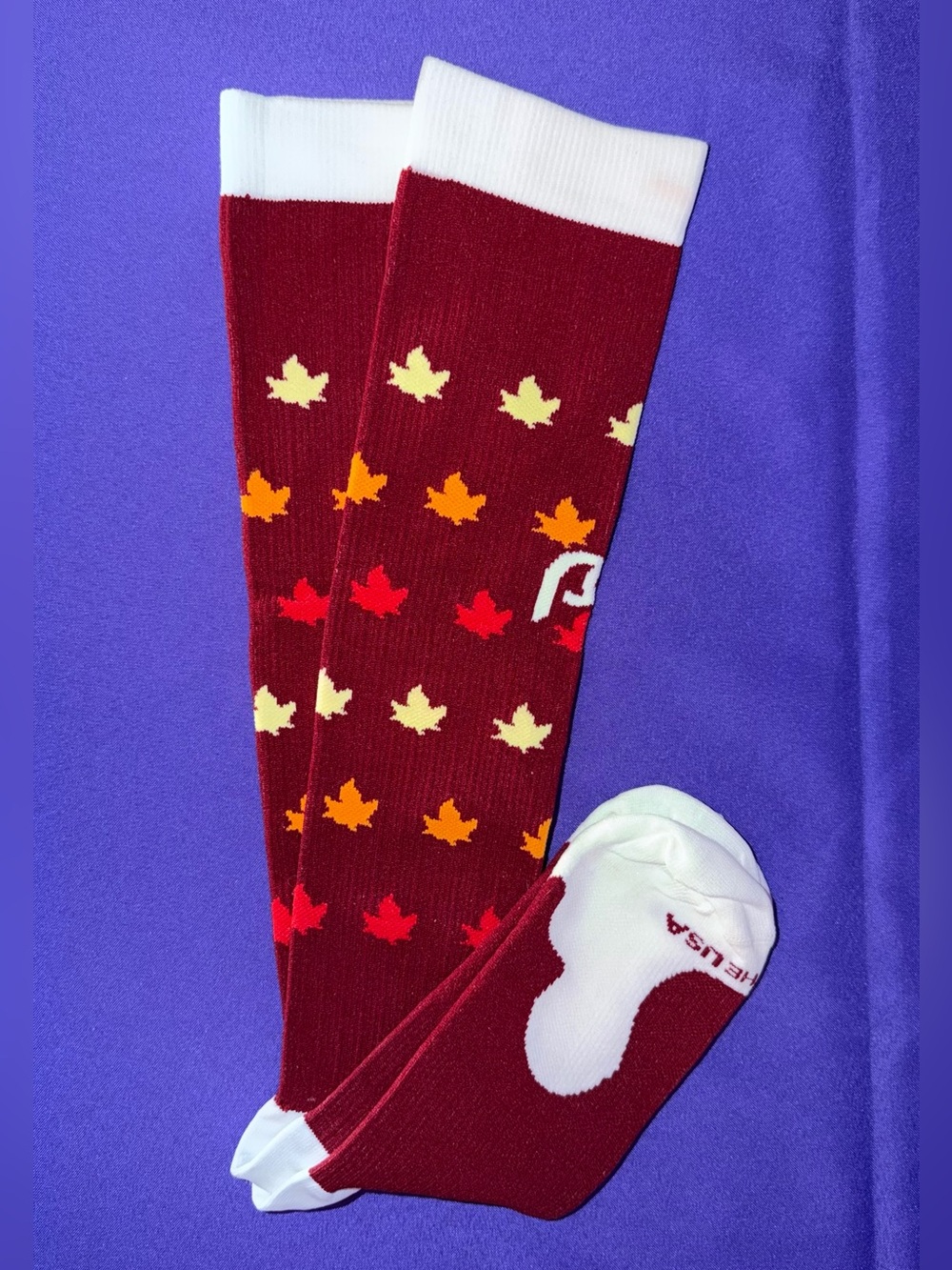 NWOT Maroon and White Fall Leaf Pro Compression Unisex Socks Size L/XL